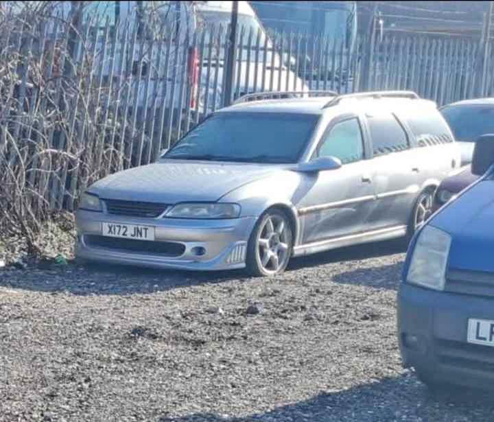 Cheap 2000 Vauxhall Vectra for sale in Colwyn Bay / Bae Colwyn, Clwyd