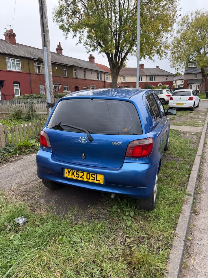 2002 Toyota Yaris - Image 2