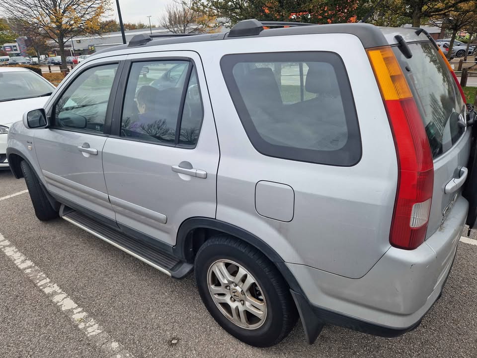 2004 Honda CR-V - Image 2