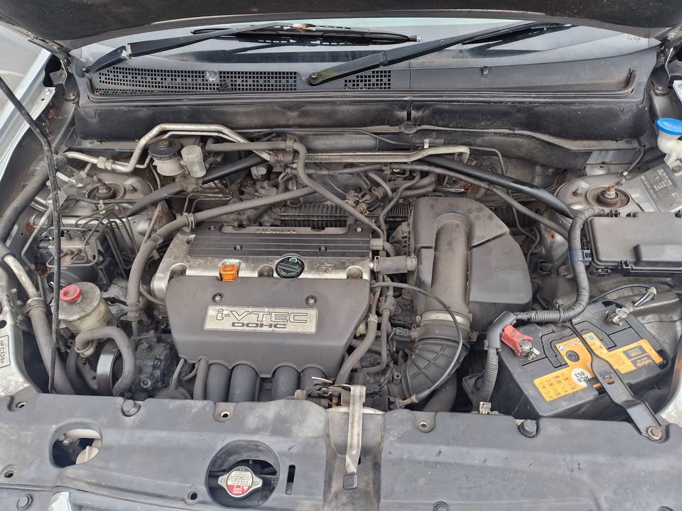 2004 Honda CR-V - Image 8