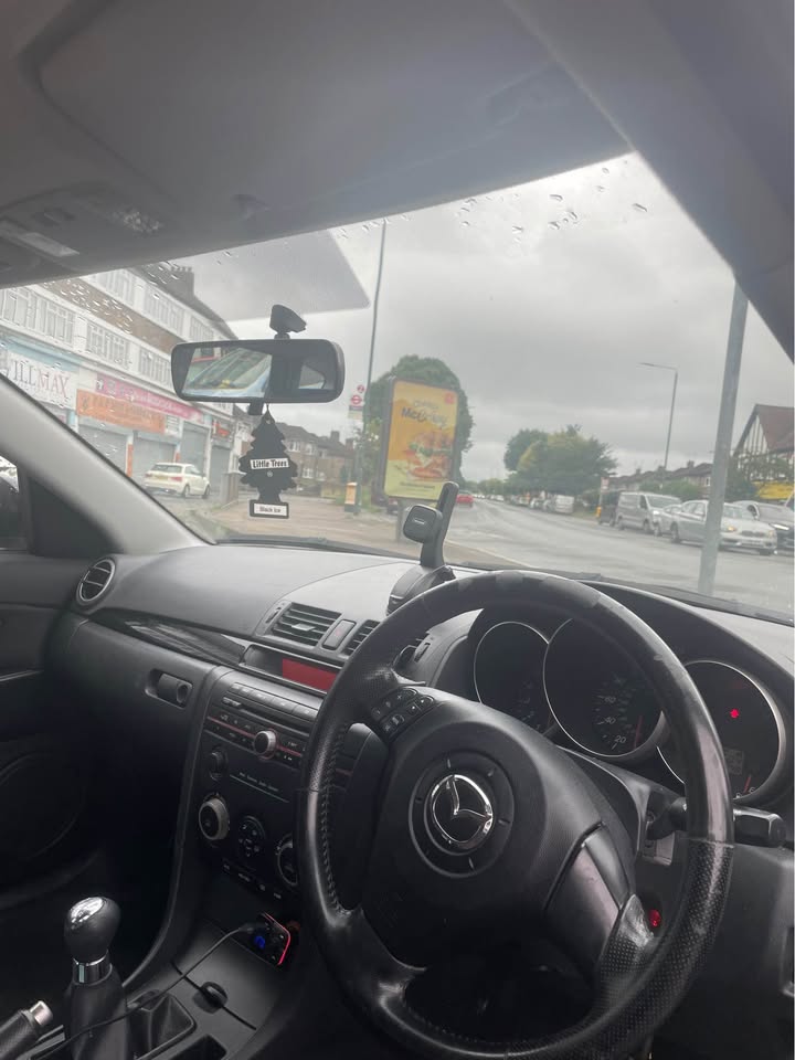 2005 Mazda Mazda3 - Image 9