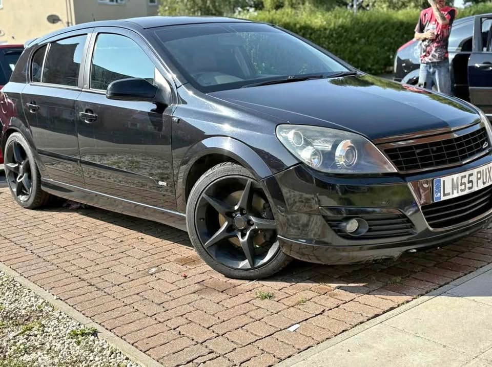 Cheap 2005 Vauxhall Astra 2.0 turbo for sale in Colchester, Essex