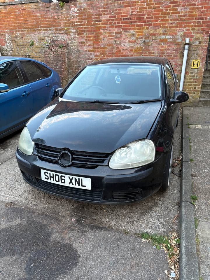 2006 Volkswagen Golf - Image 2