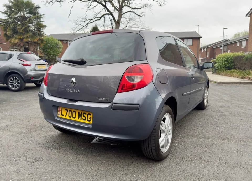 2007 RENAULT CLIO 1.2 EXTREME MODEL LOW MILES DRIVES PERFECT LOOK - Image 3