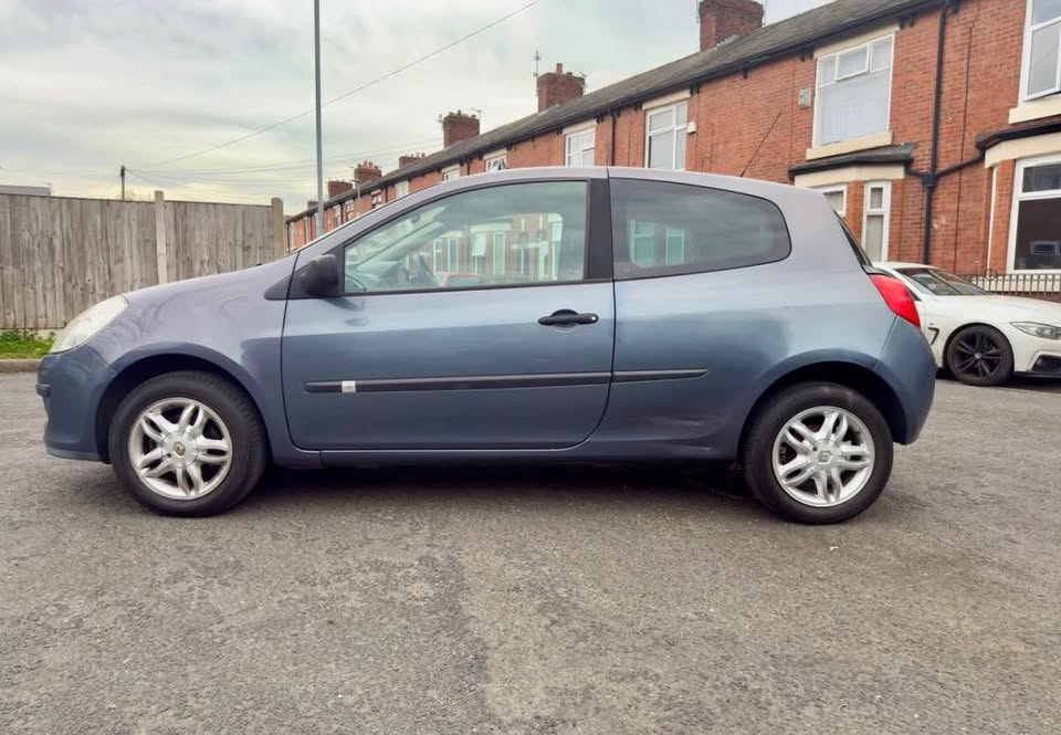 2007 RENAULT CLIO 1.2 EXTREME MODEL LOW MILES DRIVES PERFECT LOOK - Image 5