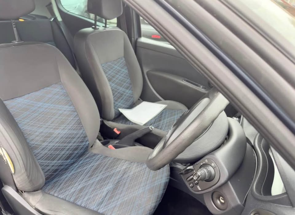 2007 RENAULT CLIO 1.2 EXTREME MODEL LOW MILES DRIVES PERFECT LOOK - Image 8