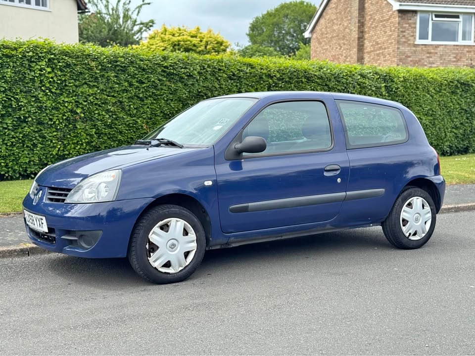 Cheap 2008 Renault Clio 1.2 ULEZ Petrol Great First Car for sale in Tring, Hertfordshire