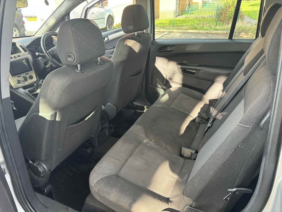 2008 Vauxhall Zafira 1.6 petrol 7 seats - Image 12