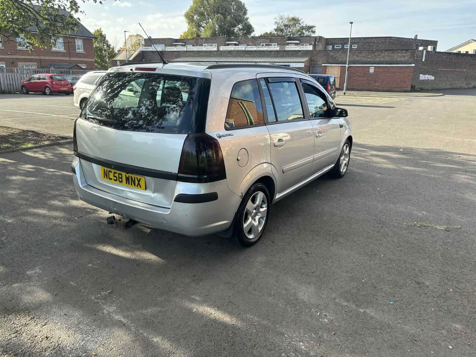 2008 Vauxhall Zafira 1.6 petrol 7 seats - Image 13