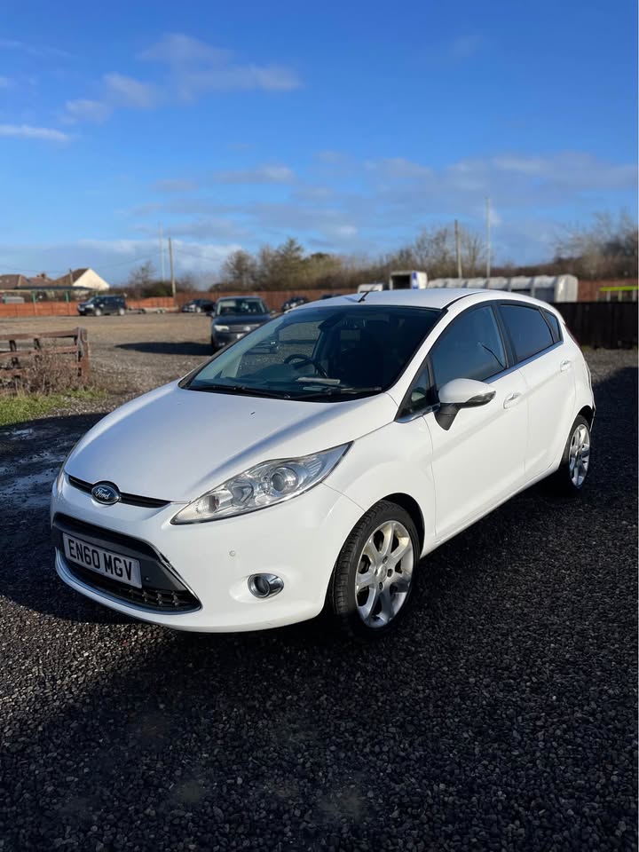 2010 Ford Fiesta - Image 6