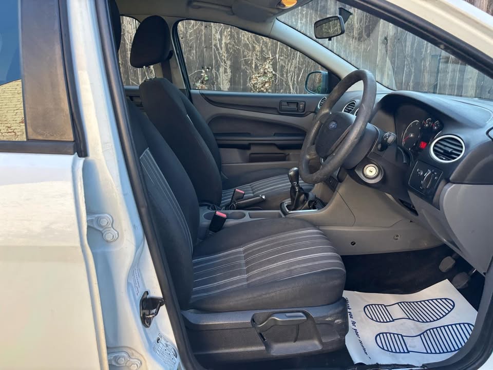 2010 Ford Focus 1.6 TDCi DPF Studio 5dr - Image 11