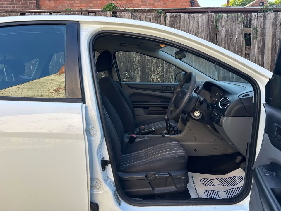 2010 Ford Focus 1.6 TDCi DPF Studio 5dr - Image 12
