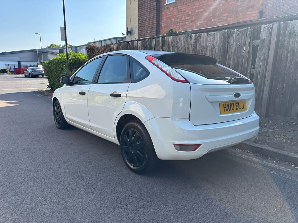 2010 Ford Focus 1.6 TDCi DPF Studio 5dr - Image 5