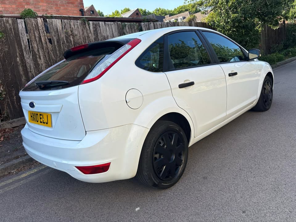 2010 Ford Focus 1.6 TDCi DPF Studio 5dr - Image 10