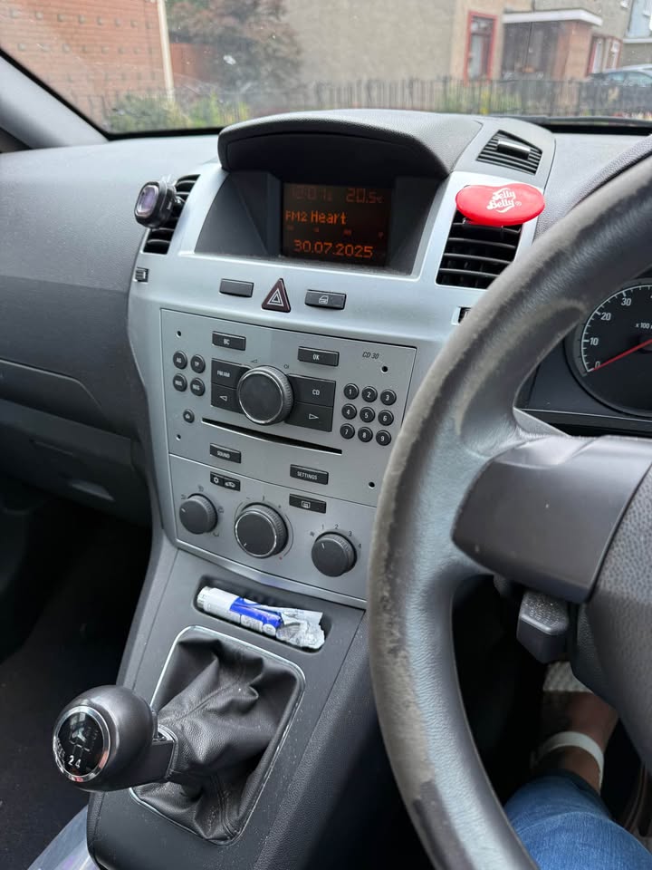 2010 Vauxhall Zaria - Image 2