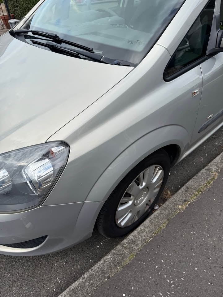 2010 Vauxhall Zaria - Image 4