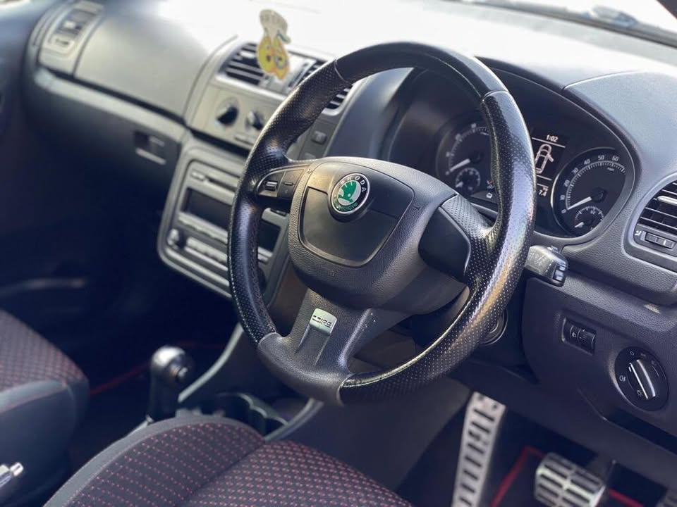 2011 Škoda Fabia TSI vRS S2000 DSG - Image 6