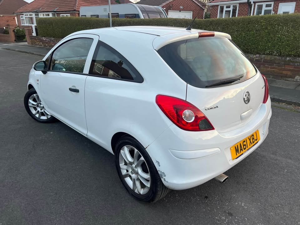 2011 Vauxhall Corsa S Ecoflex - Image 8