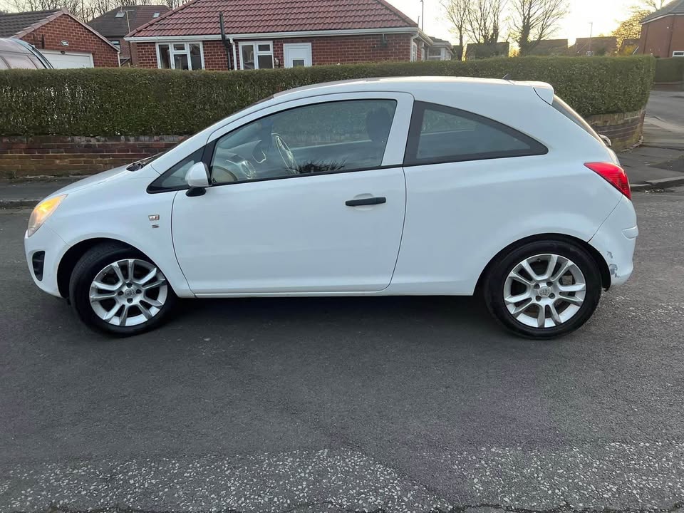 2011 Vauxhall Corsa S Ecoflex - Image 9