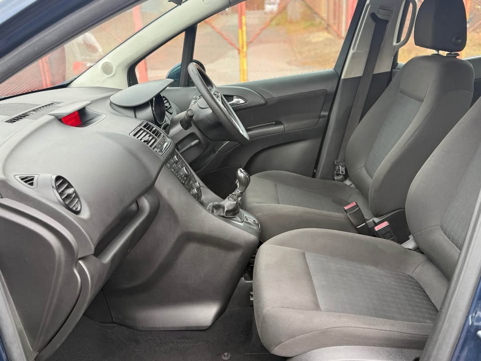 2011 Vauxhall Mariva 1.4 excite ecotec 5dr - Image 11