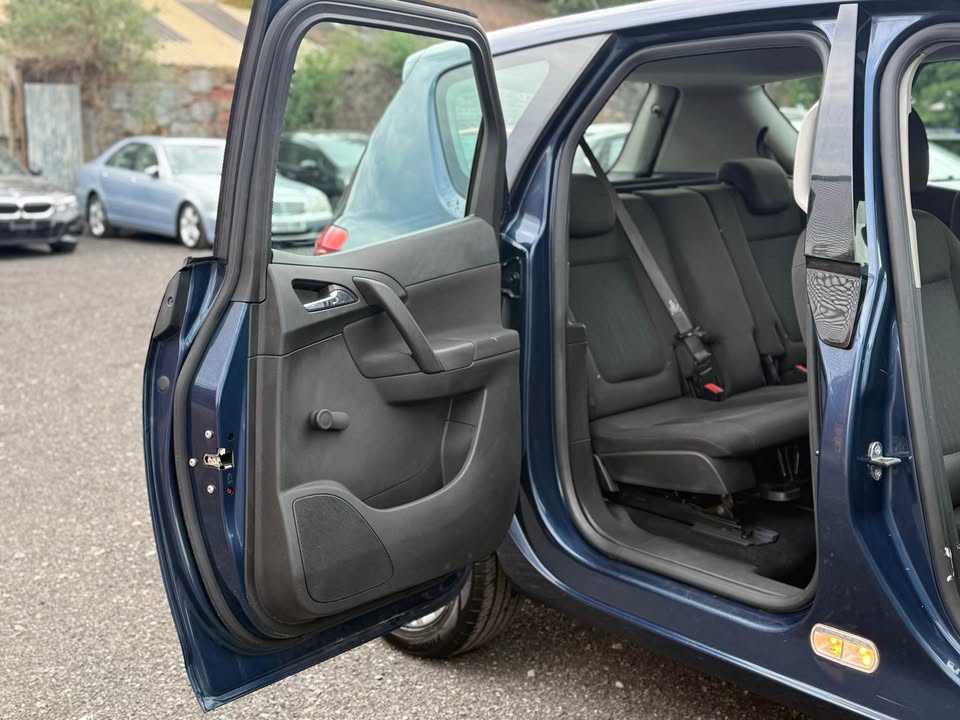 2011 Vauxhall Mariva 1.4 excite ecotec 5dr - Image 12