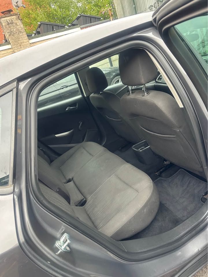 2012 Vauxhall Astra - Image 4