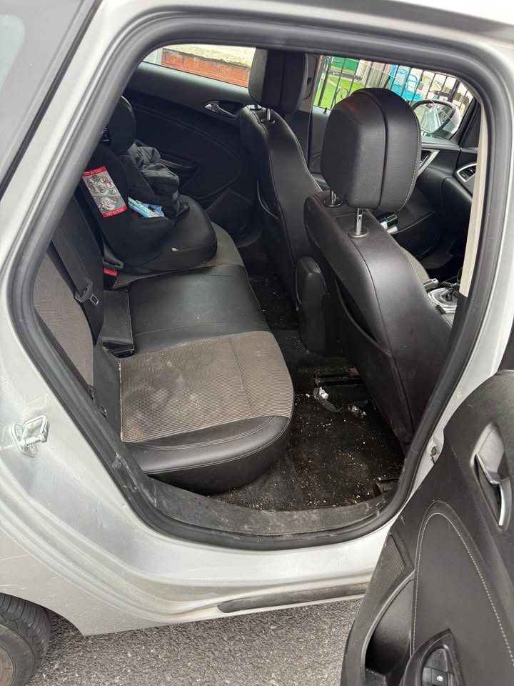 2012 Vauxhall Astra se - Image 5