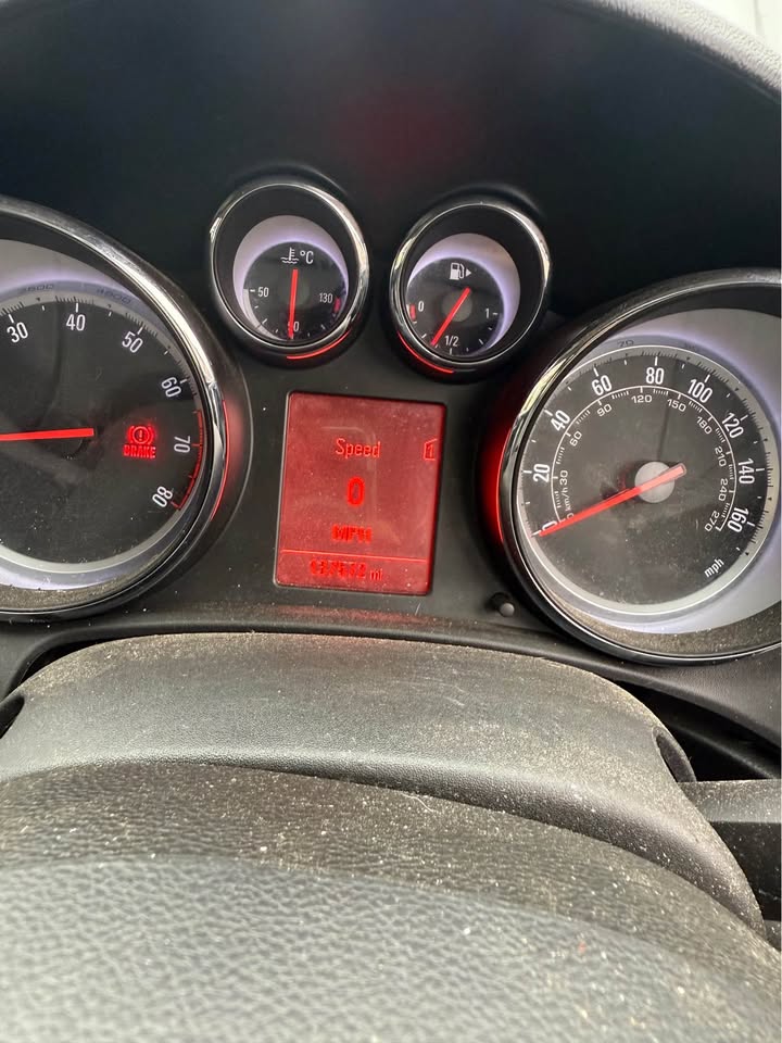 2012 Vauxhall Astra se - Image 6