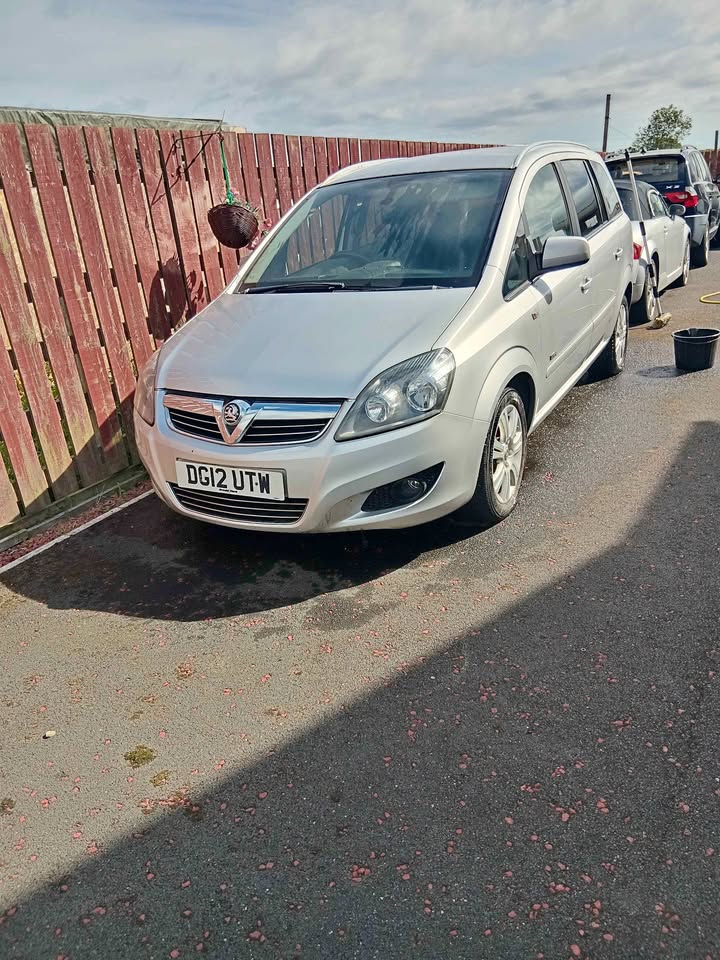 Cheap 2012 Vauxhall Zafira for sale in Blyth, Northumberland