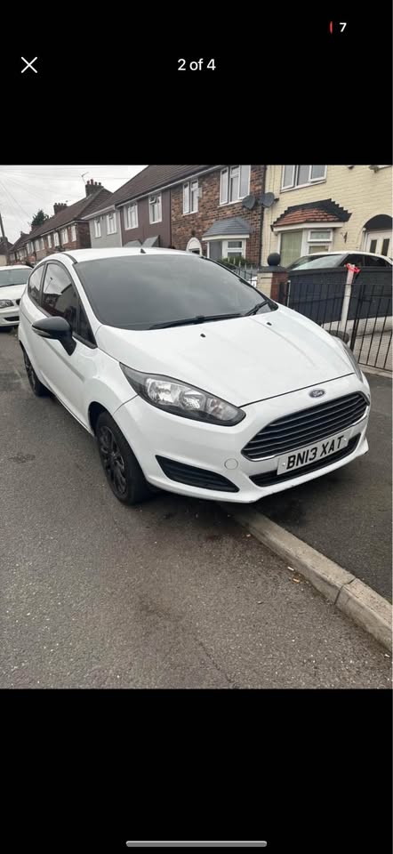 2013 Ford Fiesta - Image 2