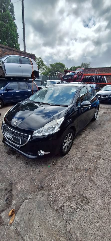 Cheap 2013 Peugeot 208 1.0 PETROL MANUAL ZM01 ENGINE for sale in Stoke-on-Trent, Staffordshire