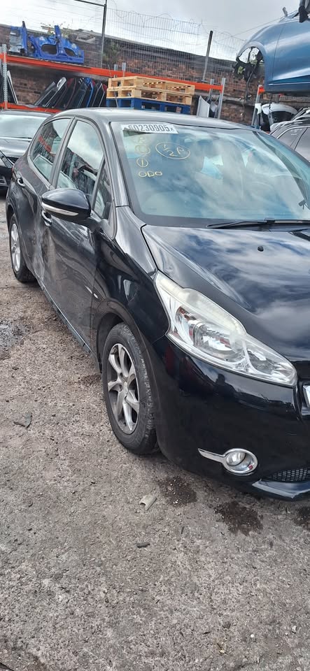 2013 Peugeot 208 1.0 PETROL MANUAL ZM01 ENGINE - Image 4
