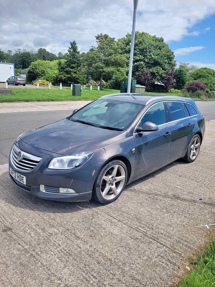 Cheap 2013 Vauxhall insignia for sale in Swansea / Abertawe, West Glamorgan