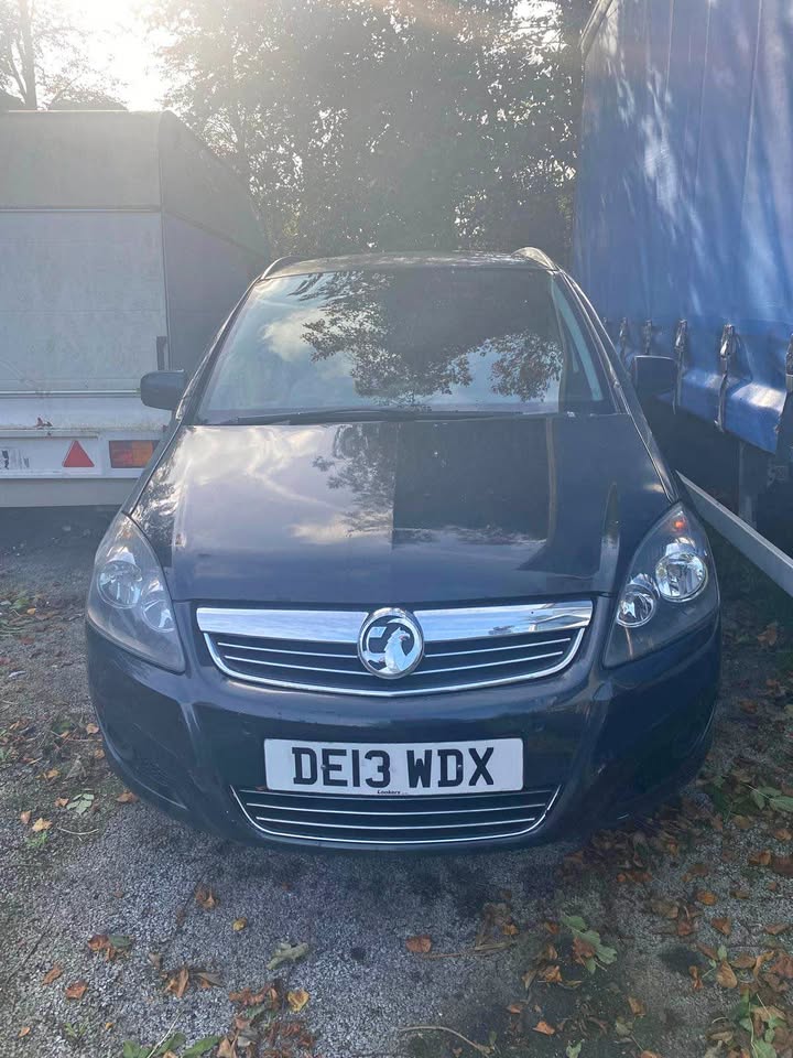 Cheap 2013 Vauxhall Zafira for sale in Nelson, Lancashire