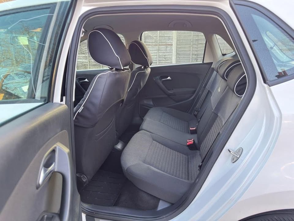 2014 Volkswagen Polo - Image 11