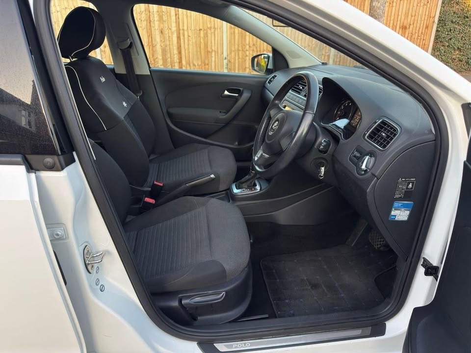 2014 Volkswagen Polo - Image 6