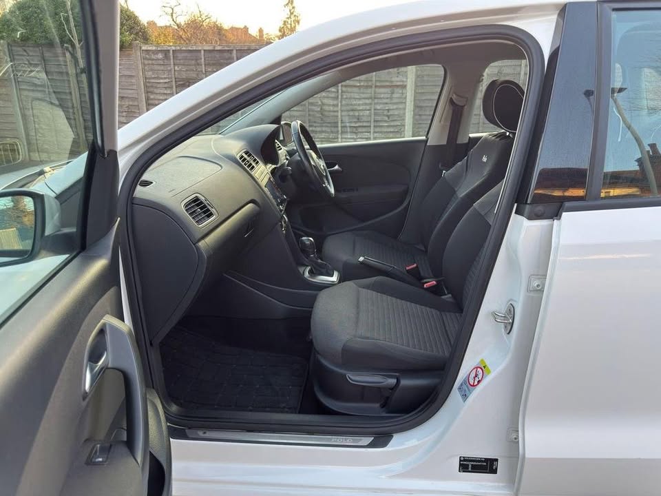 2014 Volkswagen Polo - Image 8