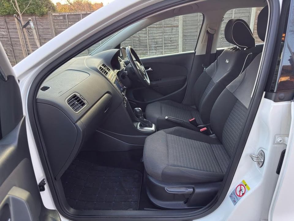 2014 Volkswagen Polo - Image 9