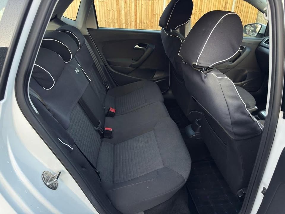 2014 Volkswagen Polo - Image 10