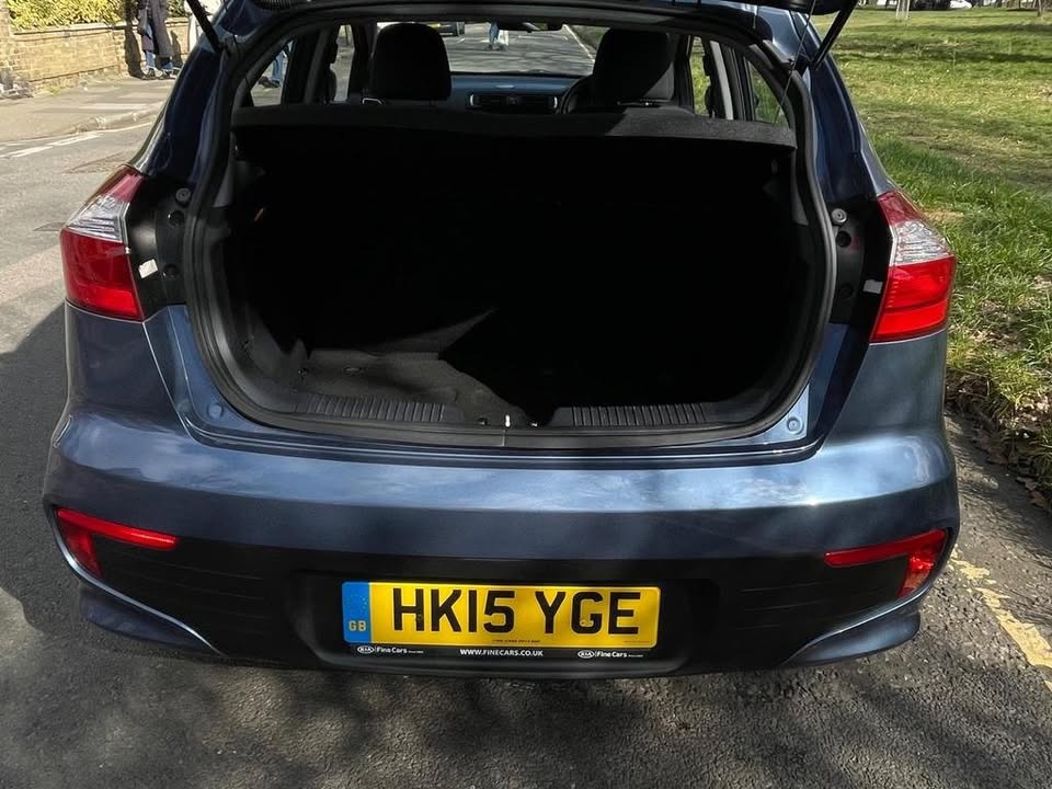 2015 Kia rio - Image 11