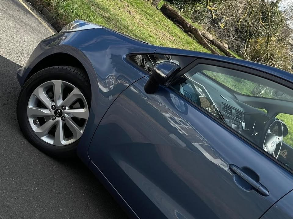 2015 Kia rio - Image 12