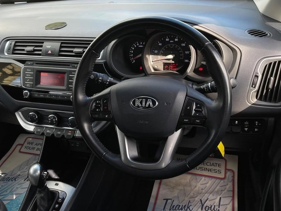 2015 Kia rio - Image 14