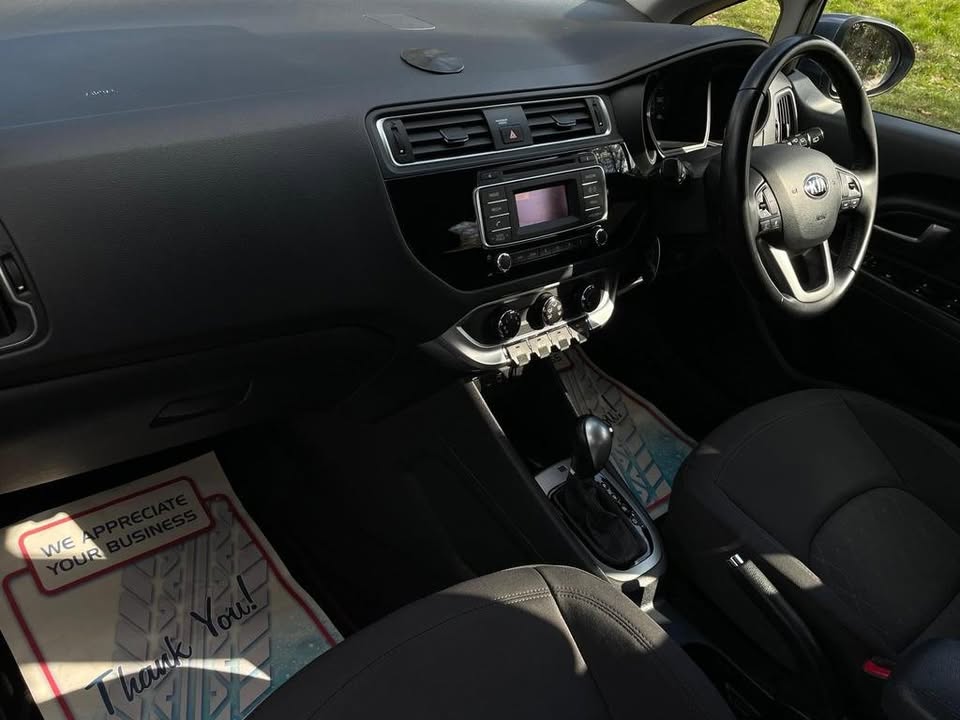 2015 Kia rio - Image 16