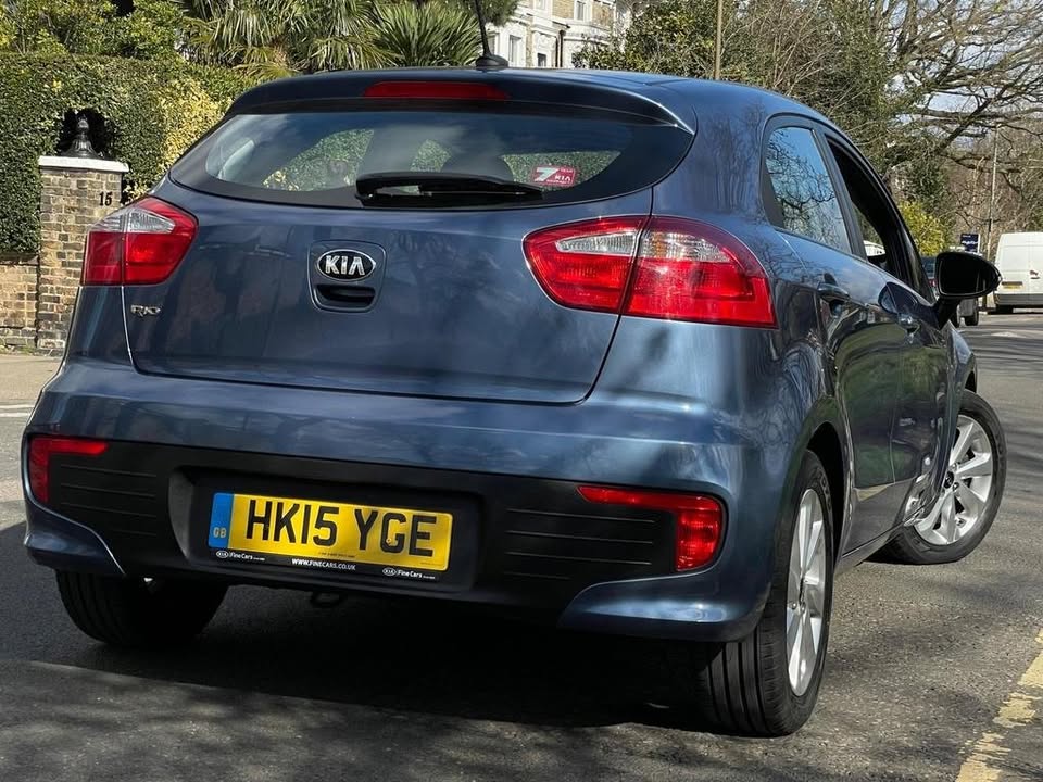 2015 Kia rio - Image 8