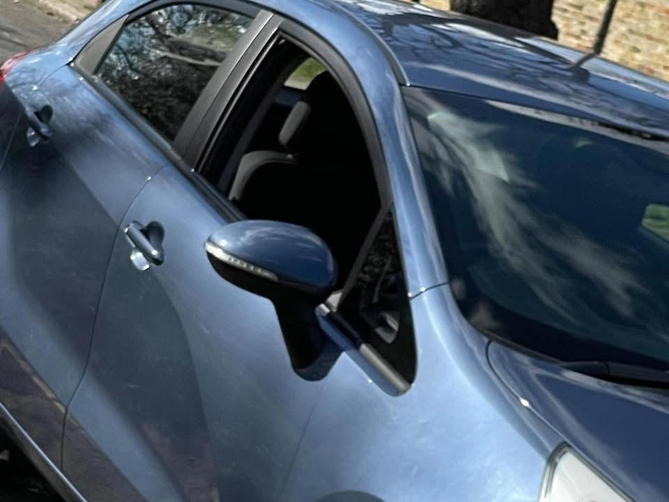 2015 Kia rio - Image 9