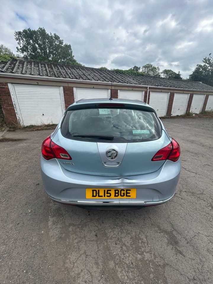 2015 VAUXHALL ASTRA 1400CC PETROL DRIVES SUPERB PX AVAILABLE MUST BE SEEN SEEN SUPERB CAR PX AVAIULABLE - Image 4