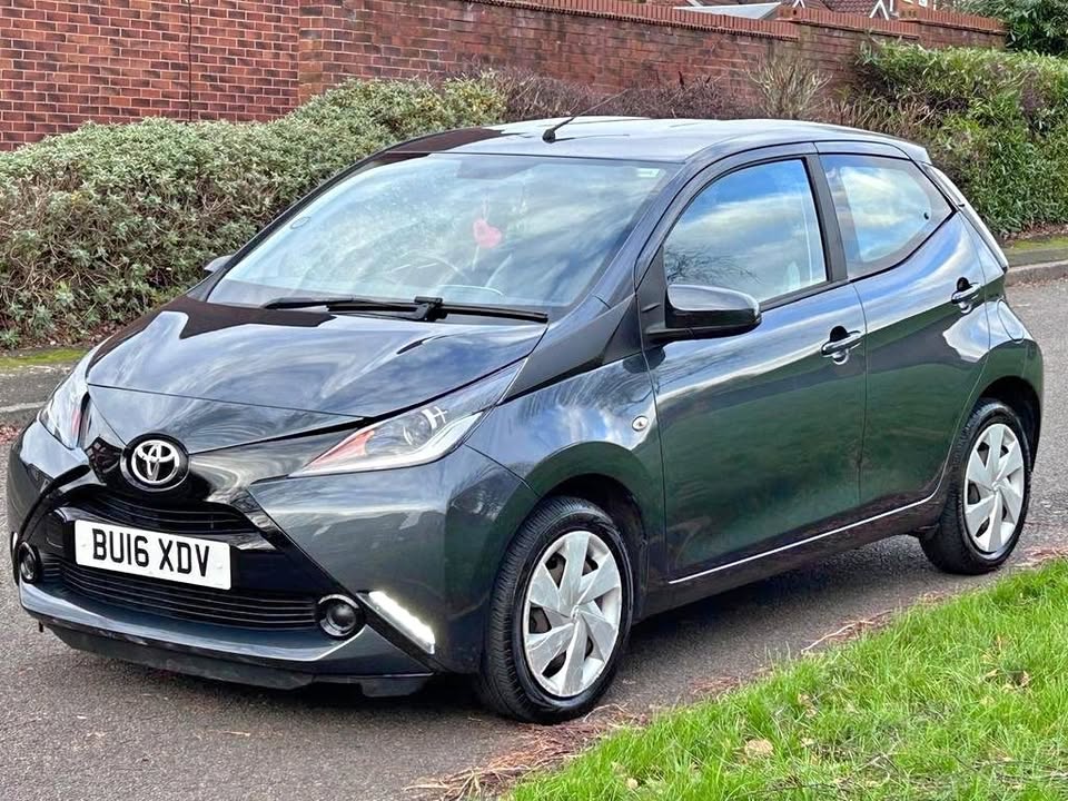 Cheap 2016 Toyota aygo for sale in Bradford, West Yorkshire